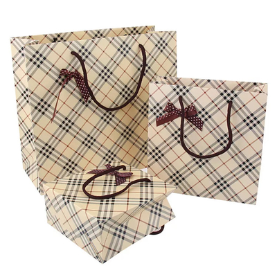 OEM ODM Tea Striped Khaki Kraft Paper Bags do sklepu odzieżowego